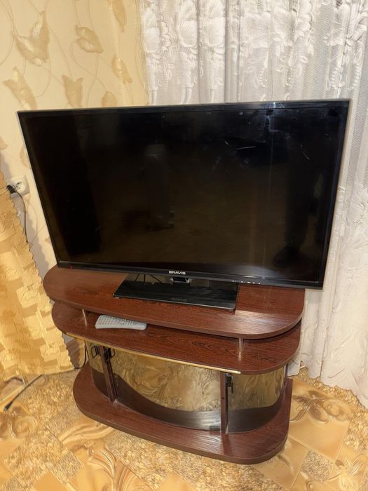 Телевизор BRAVIS