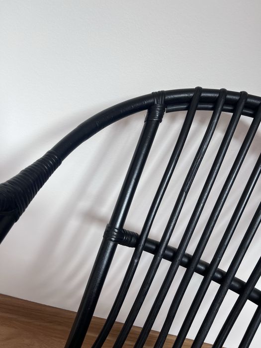 Fotel Ikea czarny ratanowy fotel boho