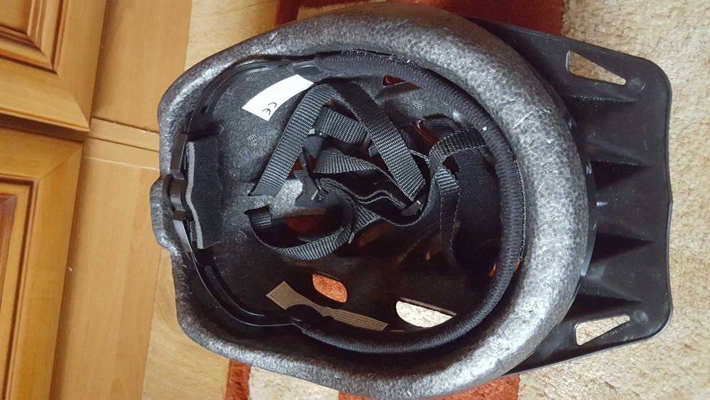 Kask rowerowy czerwony