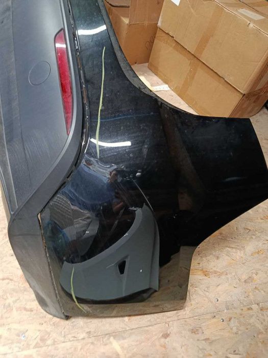 Бампер задній без парктроніків Tesla model Y