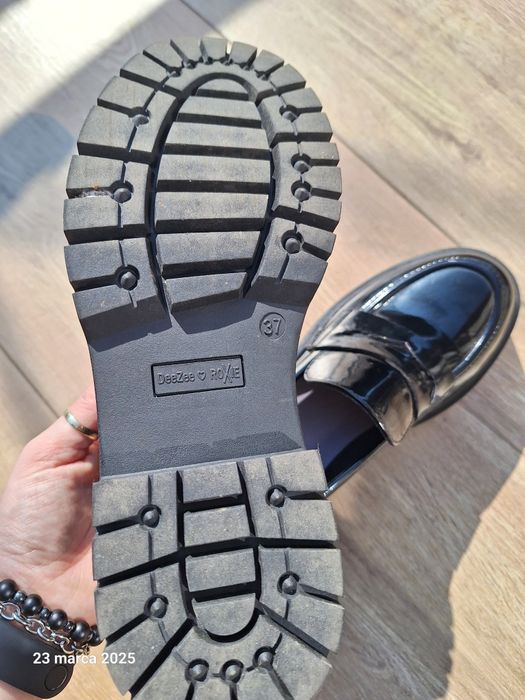 Buty 37 wkładka 24,5 lakierki