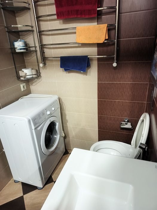 Газовий котел біля лісу