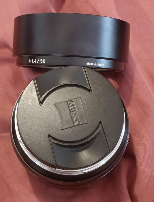Carl Zeiss planar 50mm 1.4 canon EF