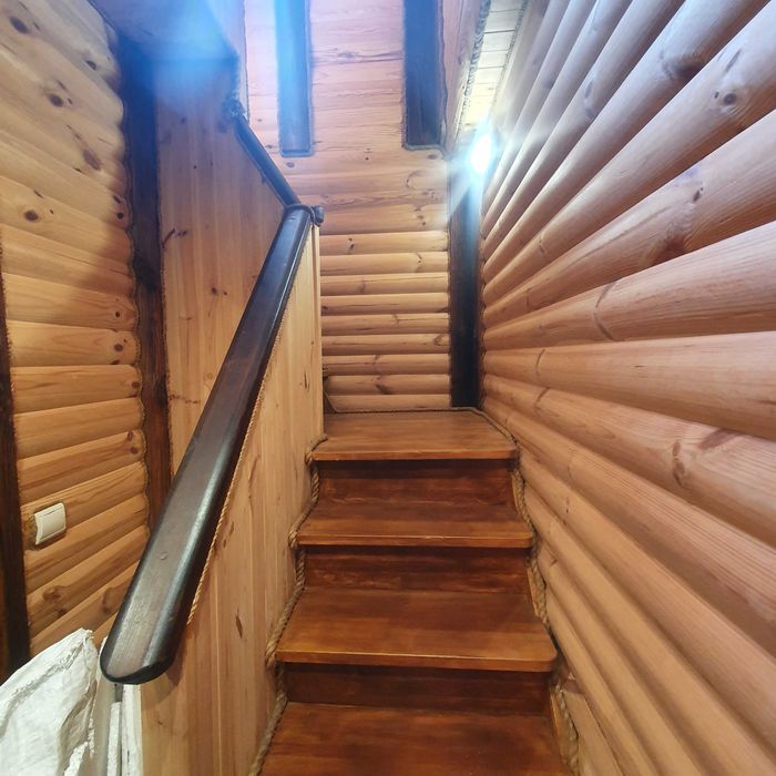 Компактний будинок-гараж в р-ні площі 700-річчя (C)