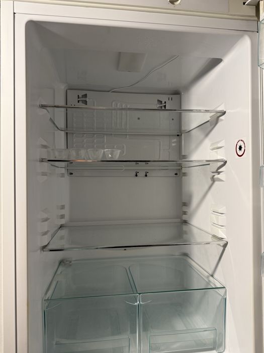 Продам холодильник