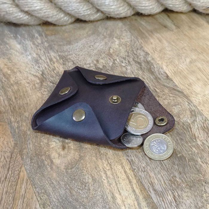 Skórzany portfel na bilon z grawerem. Portfel na monety handmade