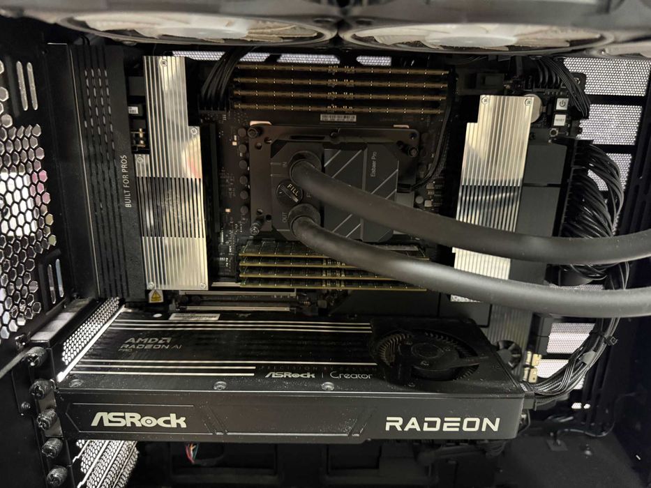 ASRock Creator Radeon R9700 CT 32GB