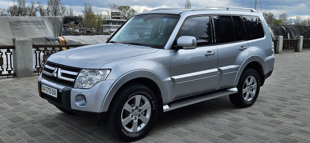 Mitsubishi Pajero Wagon 2008 VIN JMBLYV98W8J504813 фото оголошення 3 з 22