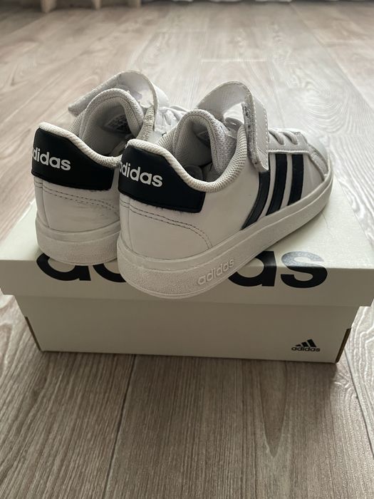 Дитячі кросівки Adidas, 29 розмір