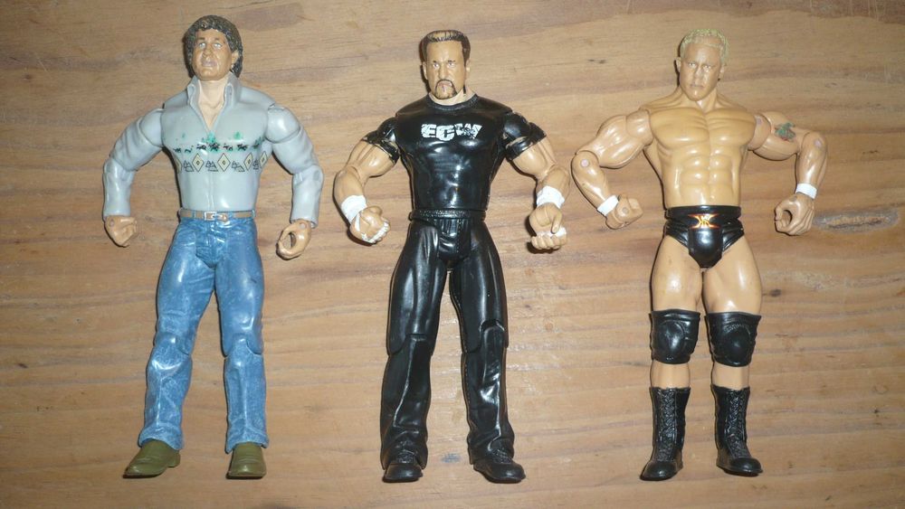Action Figures WWE + Máscara de lutador