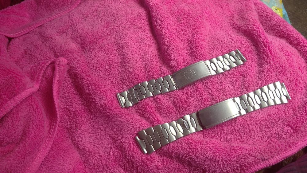 Продам часы ручные старинные.