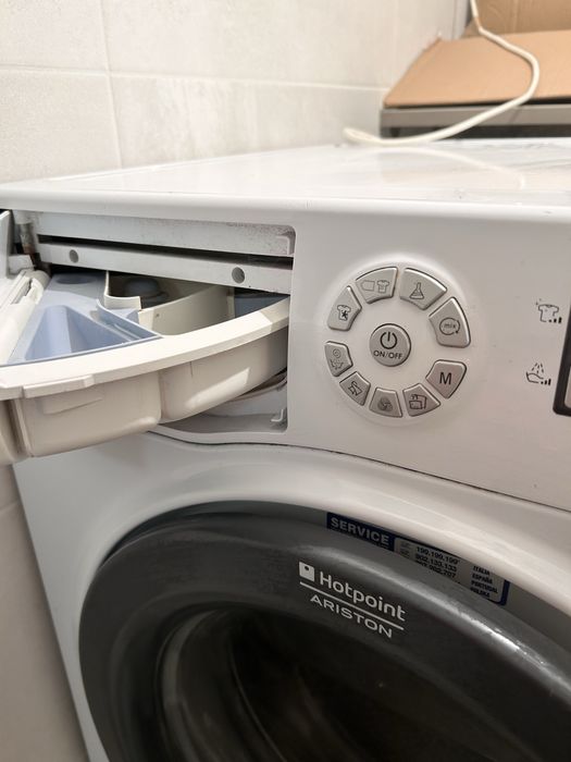 Pralka automatyczna ariston w pełni sprawna pralka marki Ariston biala