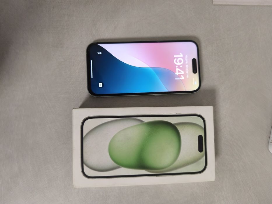 Продам 15 на 256гб все працює мінений екран