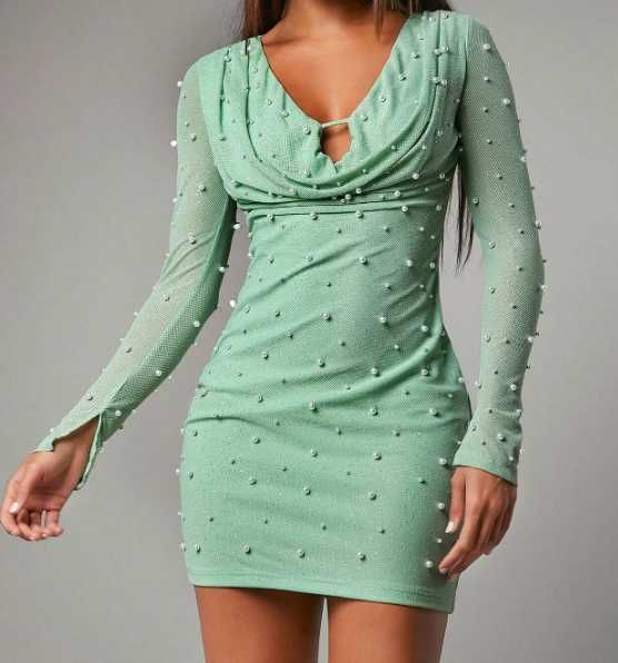 Błyszcząca sukienka sylwestrowa marszczona z perłami brokatem S