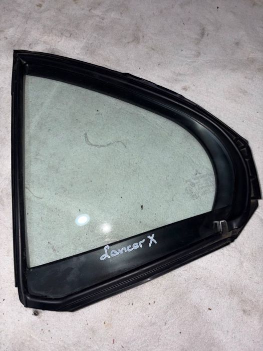 Скло задньої лівої двері глухе Mitsubishi Lancer X