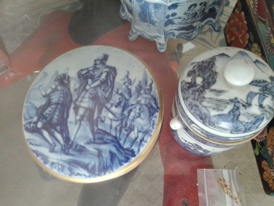 caixas e peças em estanho