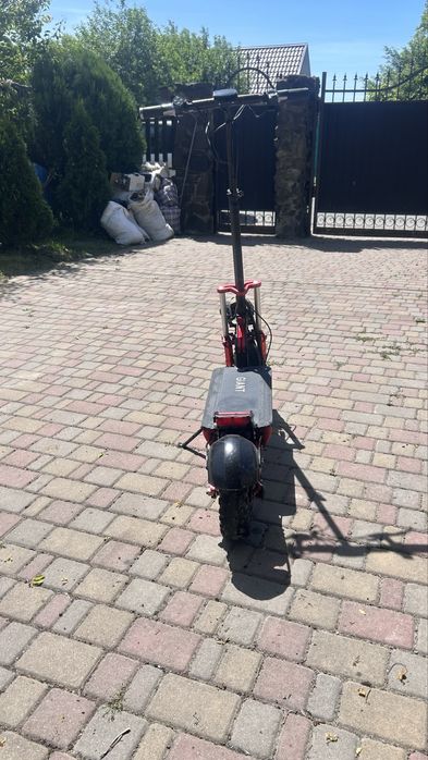 Електро самокат Giant m11