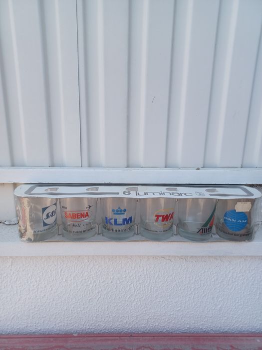 Copos Luminarc novos com desenho de companhias de aviação