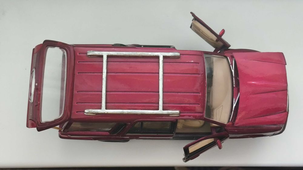 Модель, машинка Lincoln Navigator 1998 1.24 Motormax: 850 грн