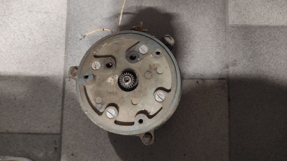 Двигун 220v,1410об/хв