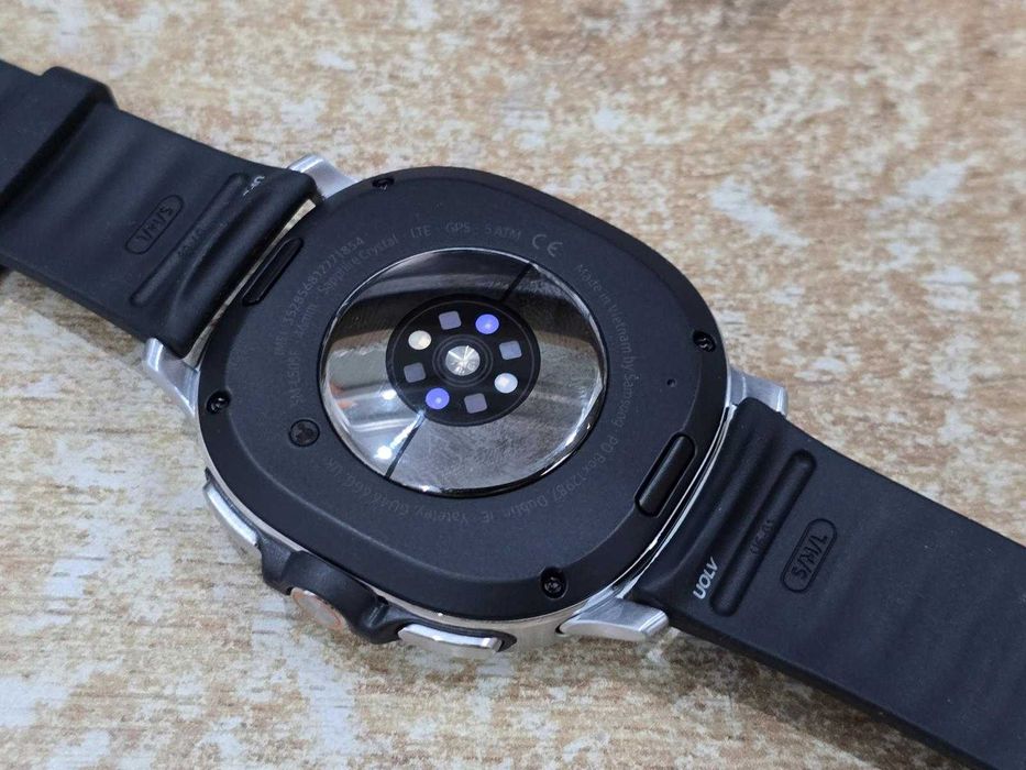 Smartwatch Samsung GALAXY WATCH 8 Classic Ładowarka