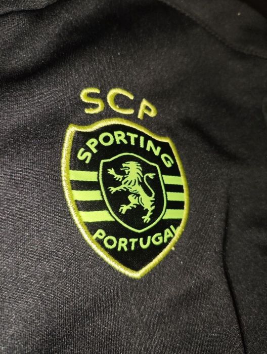 Casaco Oficial de Treino Sporting CP Macron