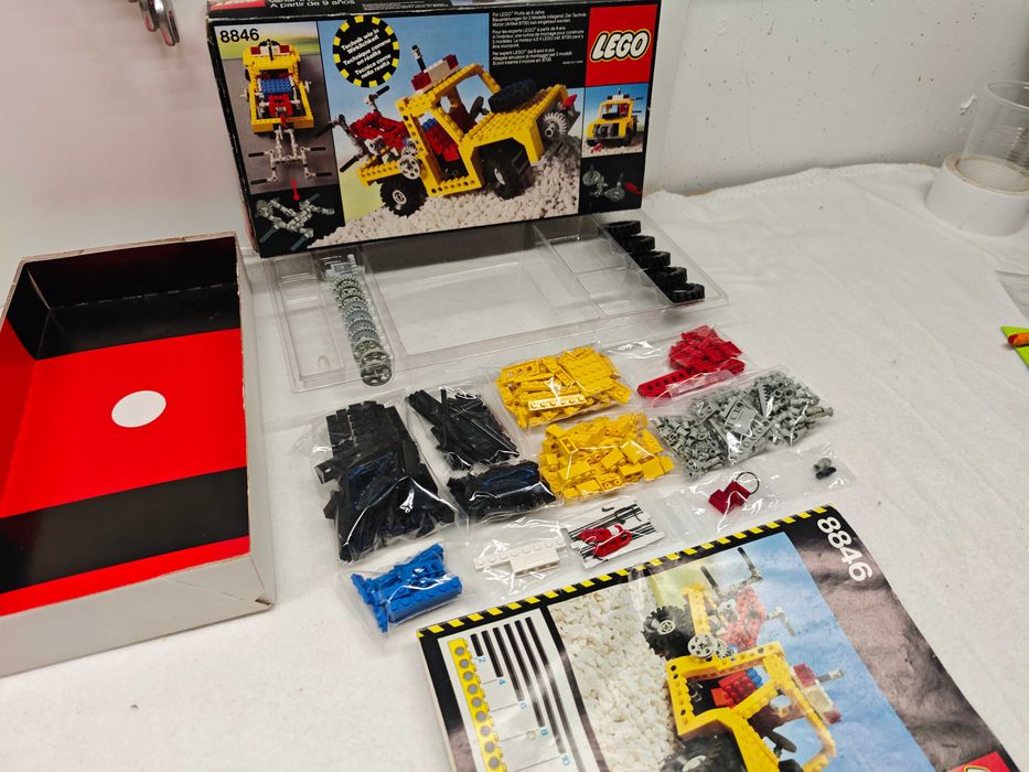 Lego Technic 8846 "Tow Truck"; 1982; [191]