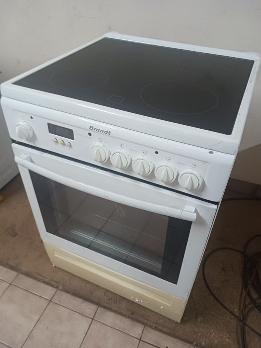 LER DESCRIÇÃO,,, fogao iletrico base dos bicos em ótimo funcionamento,