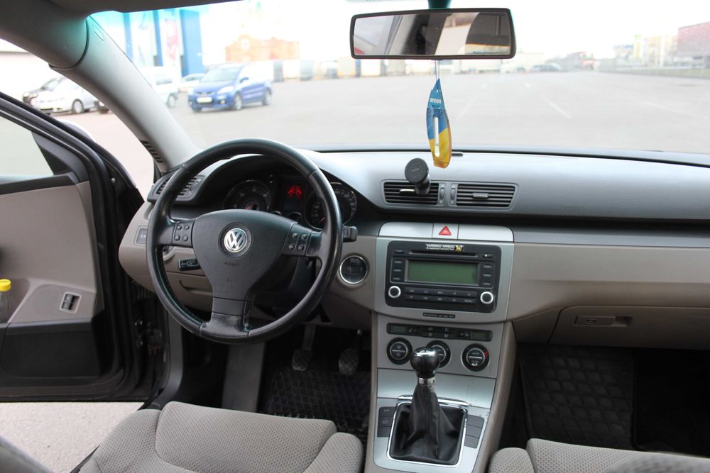 Продам автомобіль Volkswagen Passat B6
