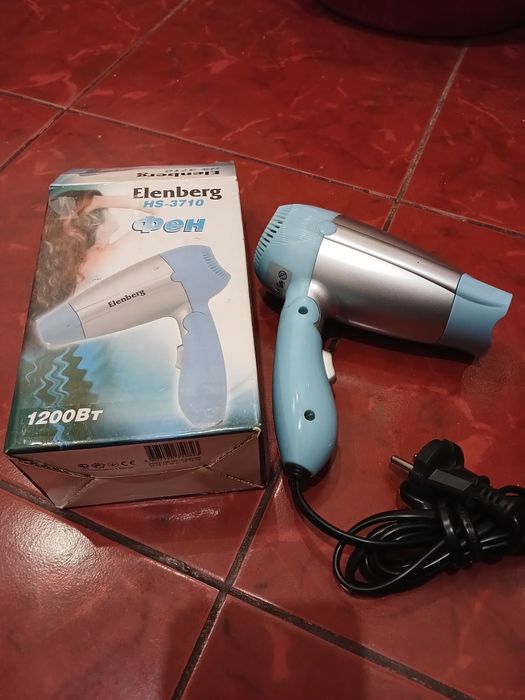 Продам дорожний фен,робочий.