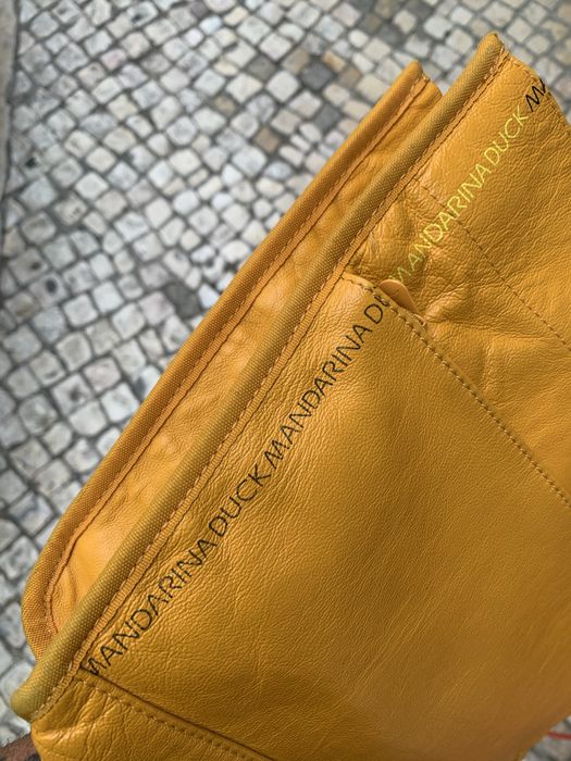 Bolsa Mandarina Duck.
