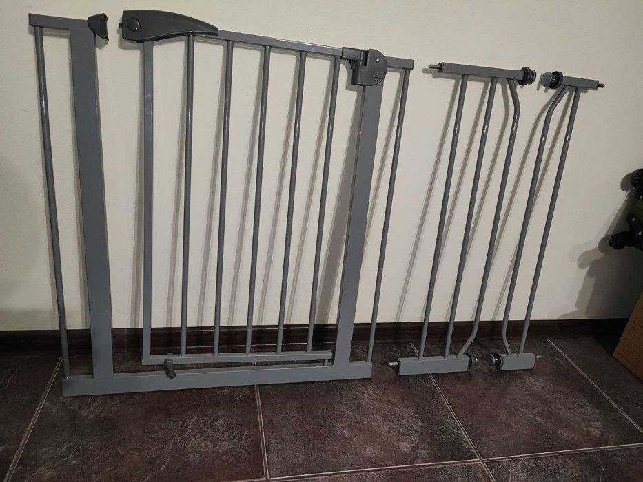 Захисні ворота - барєр на сходи