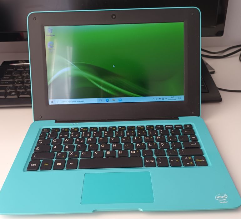 Netbook Selecline - em bom estado e funcional470205824763187200