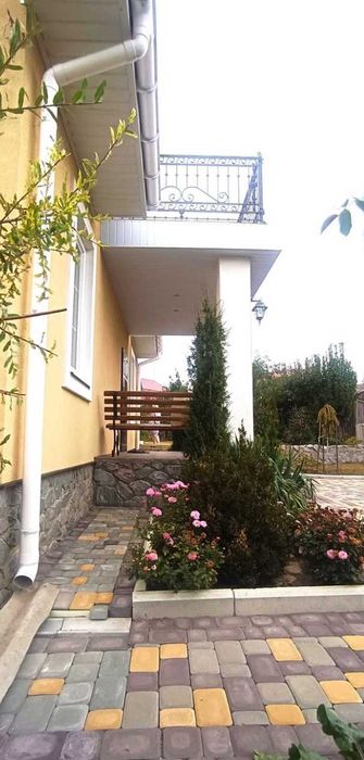 Продам будинок ,14 км від Харкова з ремонтом (код 5217)