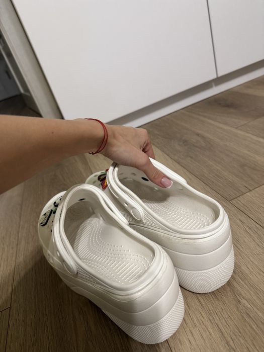 Супер трендовые кроксы на платформе