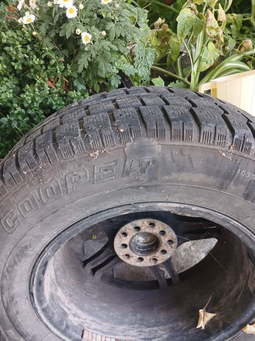 Продаю комплект зимніх коліс R16 5/114,3 .Стояли на NISSAN x-trail T31.