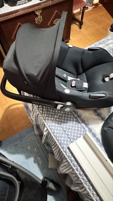 Carrinho de bébé Confort + Ovinho