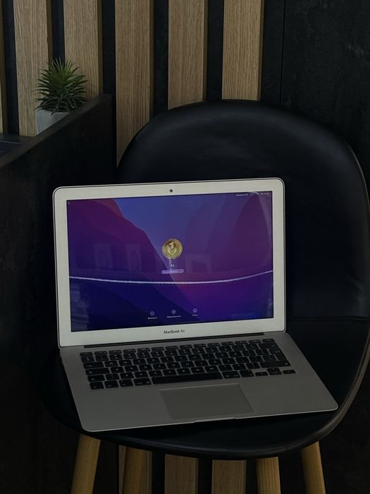 MacBook Air 13’ 2017 i5 8 / 128GB (A1466) бу