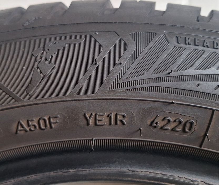 Opony Całoroczne 16 GoodYear Vector 4Seasons Gen-3 205/55R16 Para