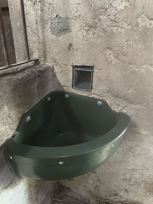 Alimentador automatico para Cavalo/Cão/Gato