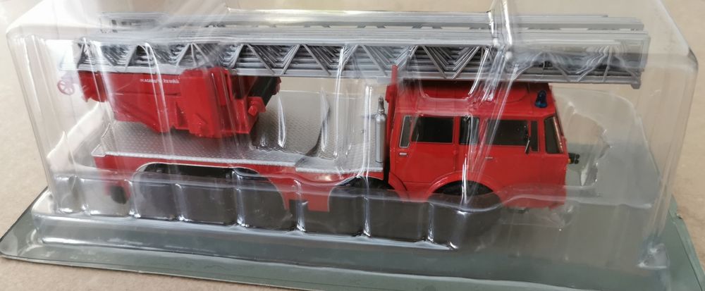 Tatra  813  8x8 AZ 44 straż pożarna Deagostini w skali 1 :43