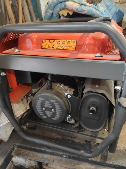 Husqvarna G5500P Бензиновый генератор