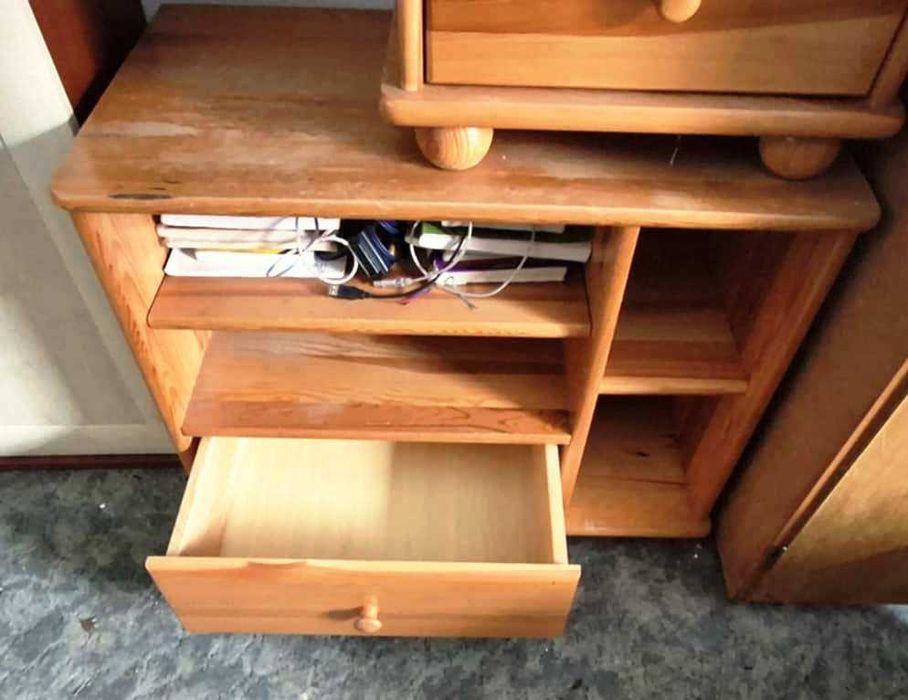 Szafki drewniane, sosnowe