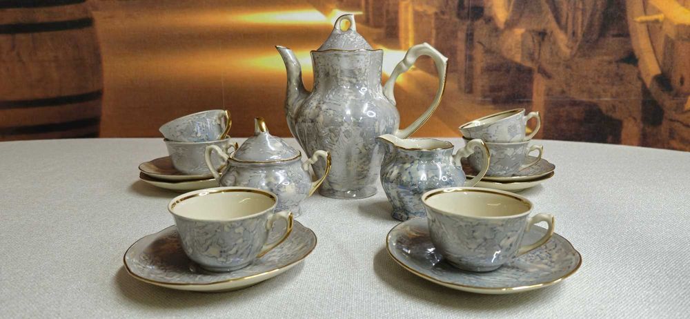Porcelanowy komplet kawowo-herbaciany CHODZIEŻ dla 6 osób