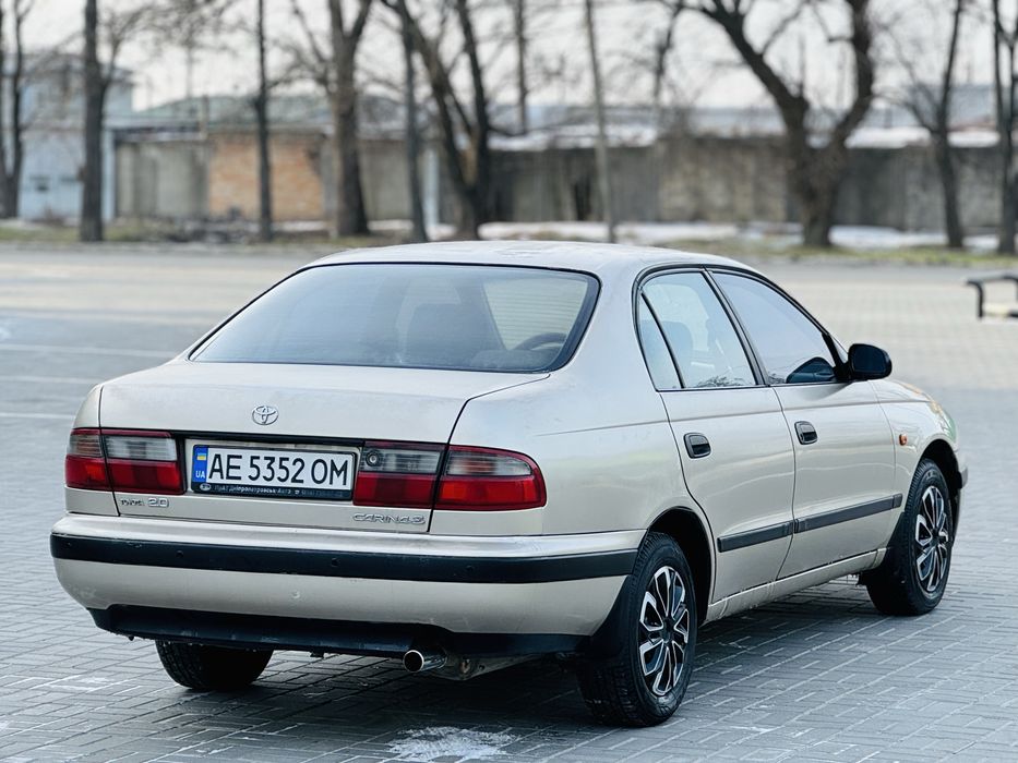 Продам Toyota Carina