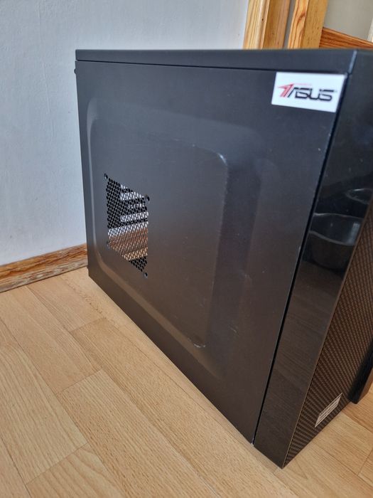 Брендовий Корпус для компьютера matx з кулерами стан гарний