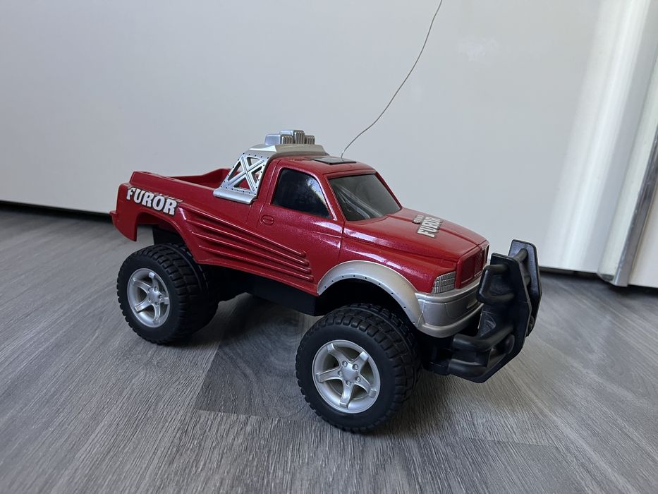 Машинка іграшкова