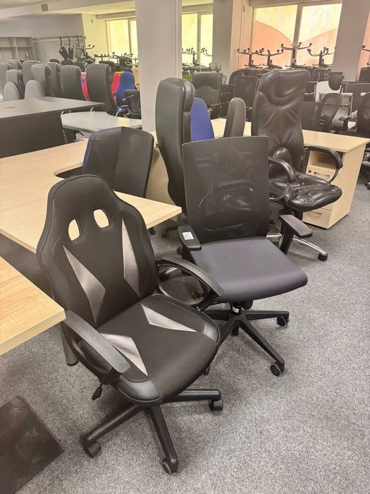 компʼютерні крісла на коліщатках офісні керівника