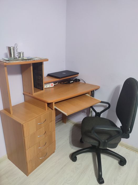 Продам маленький комп'ютерний стіл