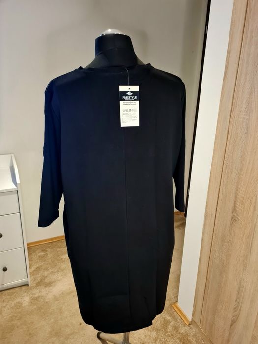 Elegancka czarna nowa sukienka Plus size